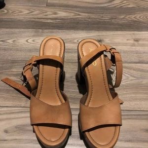 Chunky sandals - size 9/40